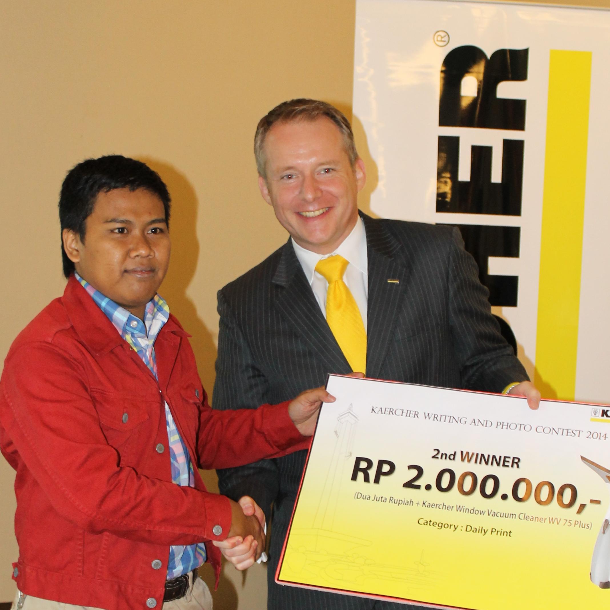 I_Rieginal's profile picture. Retro Culture Enthusiast. Devoted to my love of 50's, 60's, 70's, Subculture & Music, mid-century pin-ups, Decor, Fashion, etc. oh.. and BATMAN :)