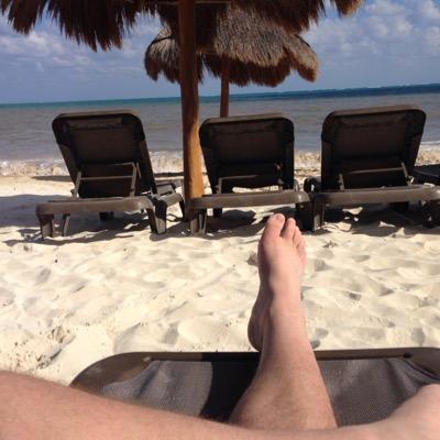 JamesL3onard's profile picture. ✌️