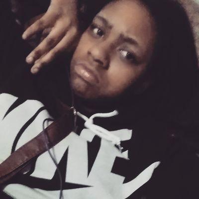 neverrr trust a bitchh that smile in yo face and dont know yo name