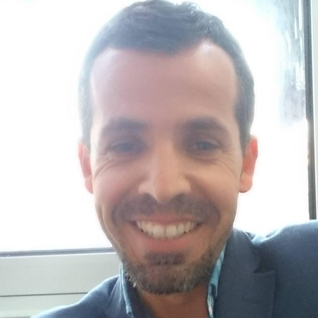 Aynı şehirde olmasak bile, Aynı gökyüzünün altında Beşiktaş diye bağırabiliriz.
