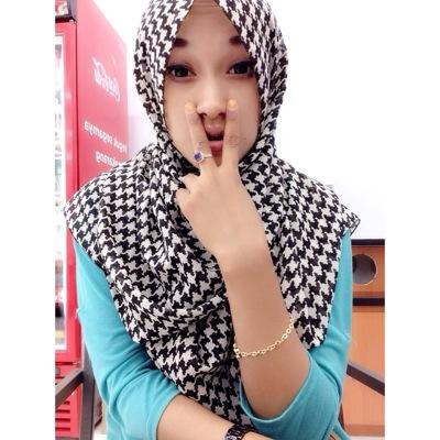 nindyapputria's profile picture. simple !! i ♥ myhijab @PSDC_yk, @arisanYk
mickeymouse and giranger's ♚