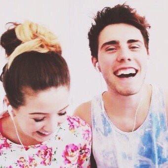 ✿ i know more about youtubers than i do myself ✿