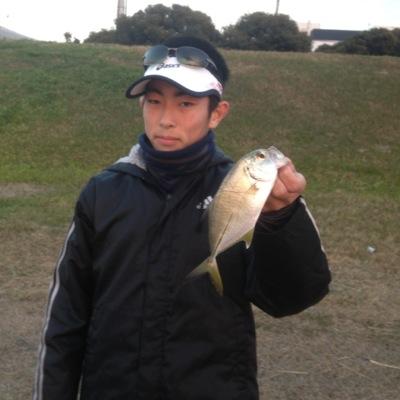工業高校二年の九州アングラーです！ いろいろな釣りをしていますが基本海のふかせ釣りをやっております。ルアーなどもしてますよ！よければフォローしてください！たまにしか呟きませんw