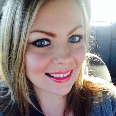 #Disney fan. #BigBrother lover. #Banker. Obsessed with #WalkingDead & #Bravotv. Love being a #Mom & #Wife. My opinions on here are my own. ❤