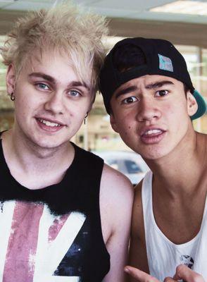 RT THE LINK IN BIO AND TAG CALUM PLEASE, TWEET - DM ME LINKS TO RT IF U WANT