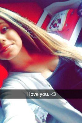 Facebook : Stacy Verdin. 
Instagrame : Stacy Dsv. 
Trumbr : StacyVdn.