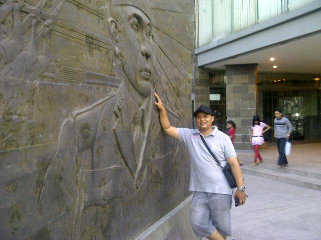 ranunana's profile picture. Bahagia secukupnya, Sedih seperlunya, Mencintai sewajarnya, BERSYUKUR sebanyak-banyaknya...