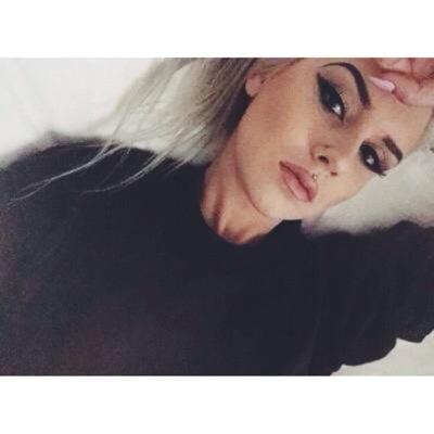 —abbiamo visto l'alba, perso la calma, fatto di uno sbaglio un dramma e dell'amore un'arma.