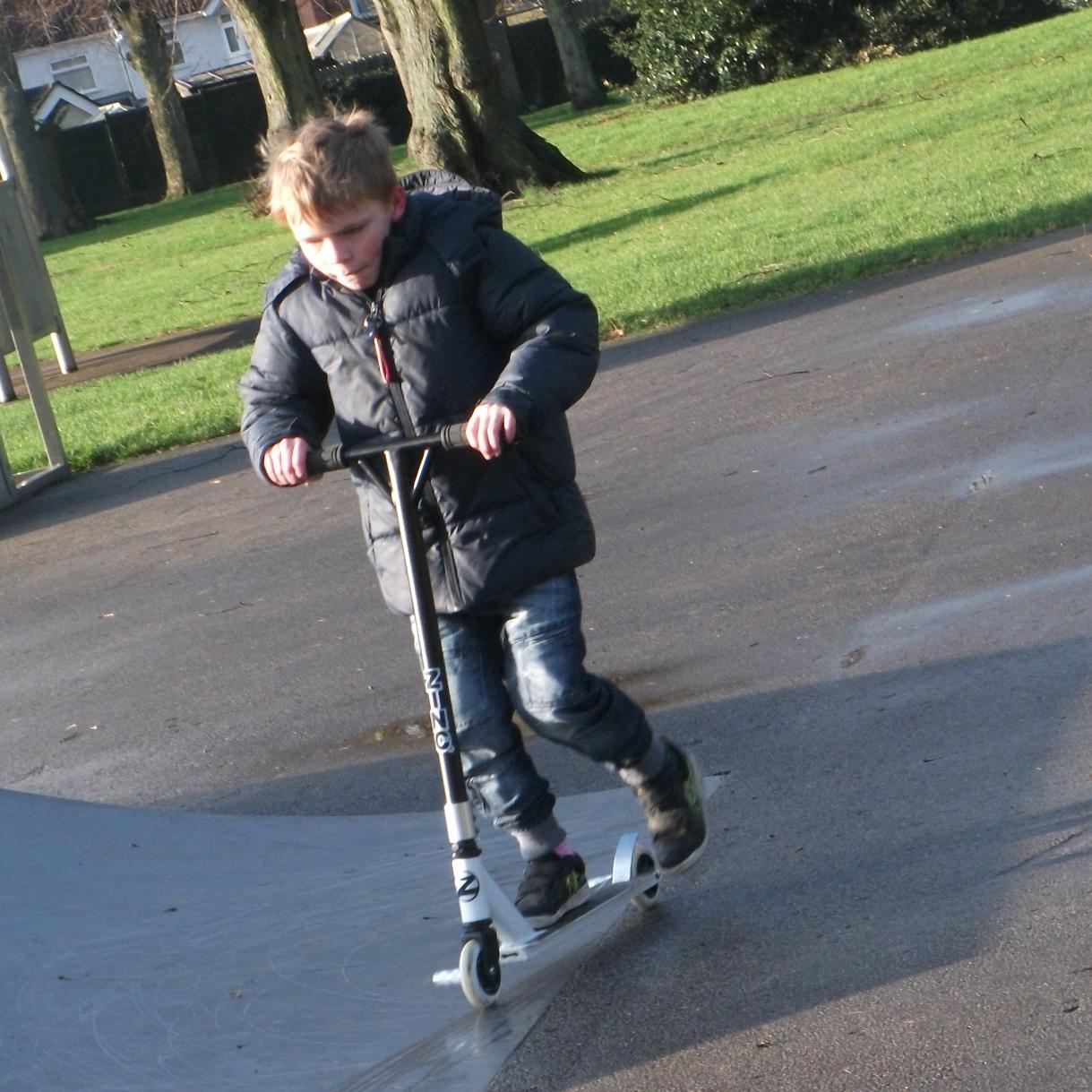 born in 2004/Love xbox/Computers/Maths and Science/ Man U/Transport and Police programmes/My mates and my Family, Ho and I have The gift of Dyslexia. Love life.