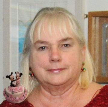 CakeDecoratingU's profile picture. Part of "Your Cake Lady" Bespoke Cake Decorating - Hand Made to Customers Specification