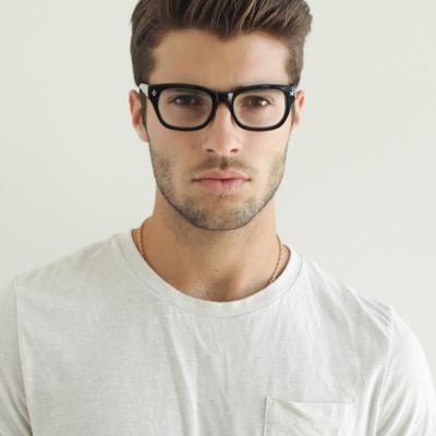 alexander finn/22/saturne/chanteur célèbre