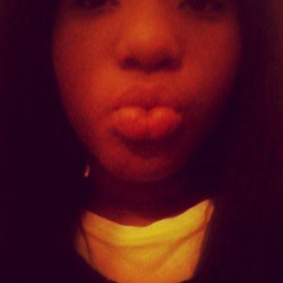 Follow and I will follow back :) Turn that blue buttom green on my instragram blessedxoxox