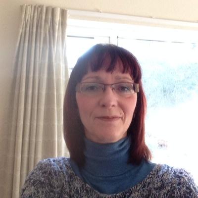 Crystal, Reiki, Esoteric & Distance Healing. Bespoke & Crystal Jewellery.Facials (face lift, holistic), Shellac nails, Manicures, Pedicures, Younique presenter