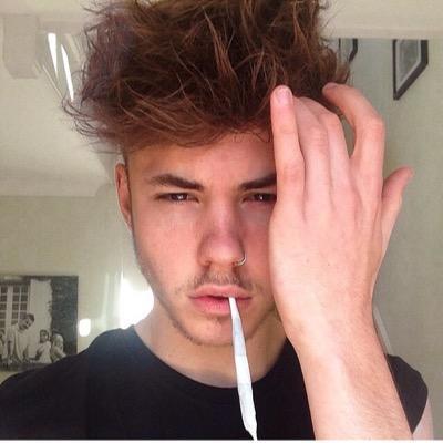 simonrpgwiu2's profile picture. that's not my bitch, she's not my girl, she's not my bae.