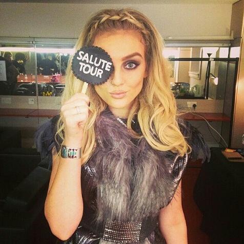 una rubia de ojos azules anti-social llamada perrie edwards robo mi heterosexualidad ✌.♡@J4D3CH4P4M3 es mia no te le acerques.♡