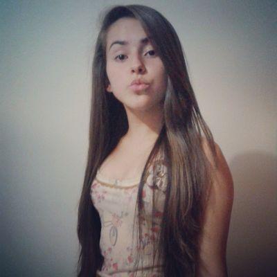 Ela é mulher com marra de menina...