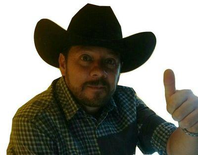 Director de Con tu Ayuda sí A.C. y consultor de Comercio Electrónico