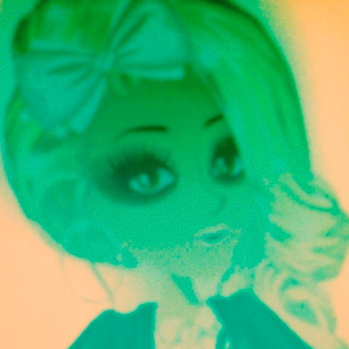 DemiMovieStP's profile picture. 