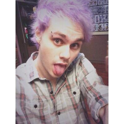 free follow from @punkingmikey ☺️