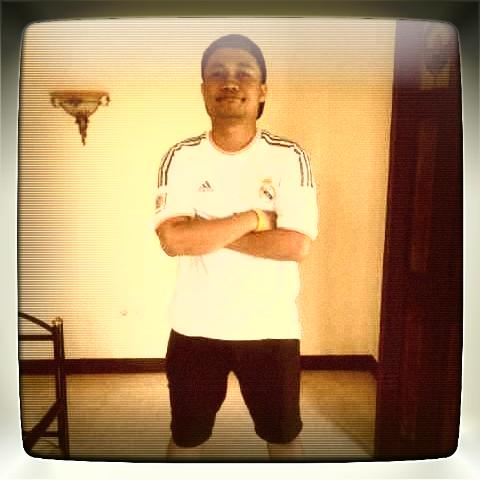 Mulai menghargai dan mensyukuri apa yang dimiliki sekarang dan menjaganya...