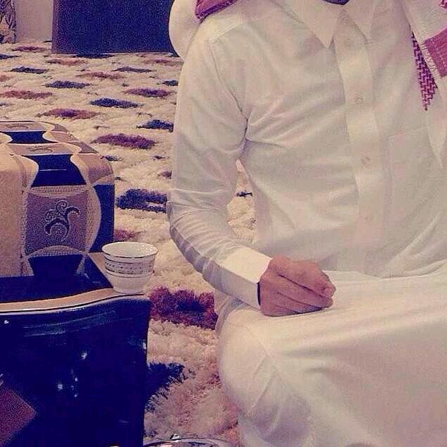 مايهمني قلبك متعلق بمين يهمني أكون ذكرى حلوه عندك  يهمني أكون العمر اللي مرك و لا ضرك يهمني كل ماتذكرني تبتسم يكفي كذا وحب اللي تحب..♡