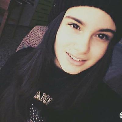 Follow me,please I follow back.❤️ Directioner⚓️ 5sos✨ Ed❤️