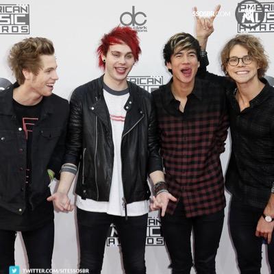 THIS IS A FREE FOLLOW PLEASE FOLLOW MY OTHER ACCOUNT @5SOSand1DMen OR YOU WILL BE UNFOLLOWED ❤️ DONT ASK FOR A FOLLOW BACK ON THE OTHER ACCOUNT PLEASE