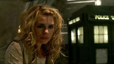Rose Tyler, travelling in time with the Doctor ❤️@The10thDoctor_2  RP ACCOUNT