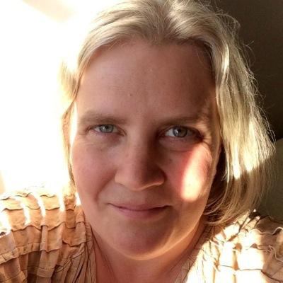 Tror på samarbete och synergier. Arbetar som museikonsulent på KulturIT. Sitter i Wikimedia Sveriges styrelse med fokus GLAM-sektorn. Twittrar i eget namn.