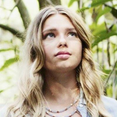 jsuis un etat des etats unis ainsi que la fem de Indiana jones lol