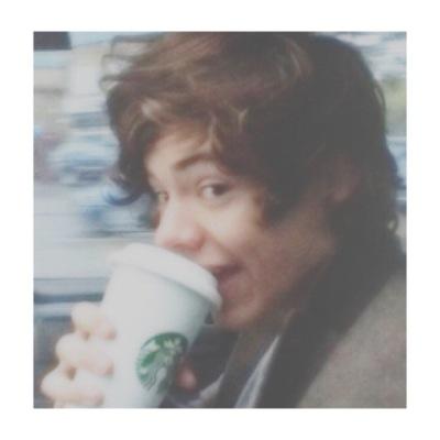 DON'T FOLLOW ME FOLLOW @Niallipstik AND RT THE LINK IN MY BIO