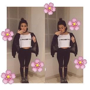 Directioner ➰ Twitter:@Zoe_Horan_1D instagram:zoe.skm French girl Grande fan du woop ✊ Unfollow for unfollow ❌
