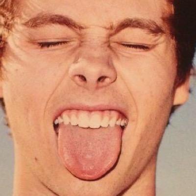 follow @luvdiscluke please !! :DD