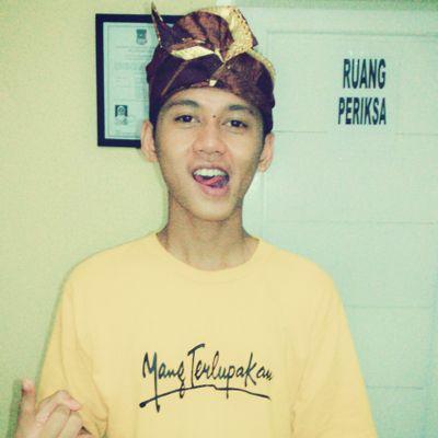 Bayu Setiawan | Tng 19-Feb-1998| school in #asshiddiqiyahislamicboardingschool #IwanFals is the best!
MyGirlfriend @balqissuciaulia :*
 
Suka Asih , Pasar Kemis