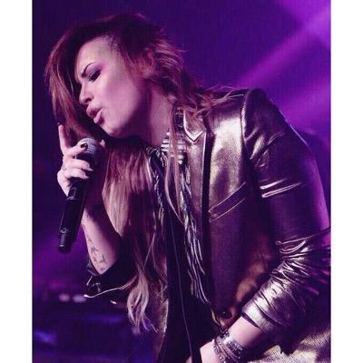 Demi Lovato my world ❤️ I'm a girl who has cancer... Lovatic till I die.Cimorelli and Lisa Cimorelli followed me.Shane harper followed me on 9/24/2013.