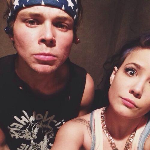 free follow from @the5sosdonut
