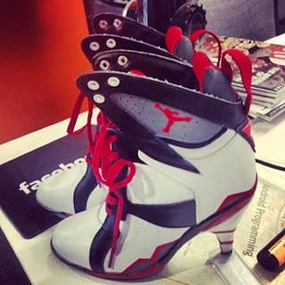 erratic_idios's profile picture. Hi! ...m gonna start a YouTube channel.... but thought making a twitter account first is easier so..yea...please check out my channel soon... @sarah_e_styles