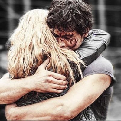 gifs of bellamy blake and clarke griffin