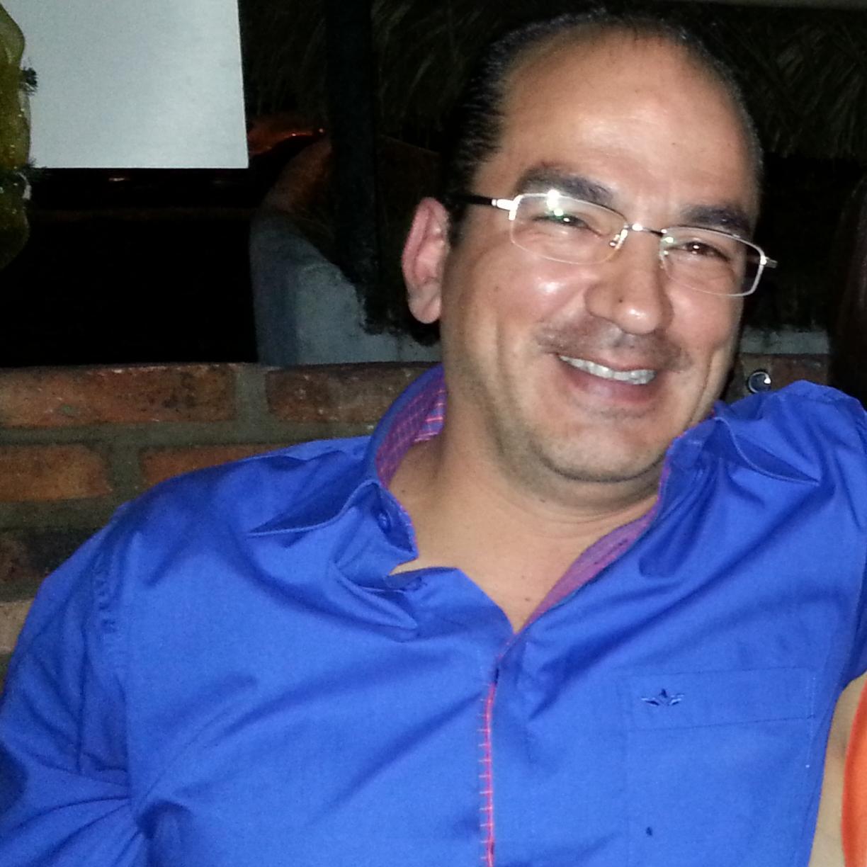 ¡Venezolano! Tecnología, SysAdmin, Founder & CEO en Overclock PC CA http://t.co/anuuRL1Y3b  Carpe diem