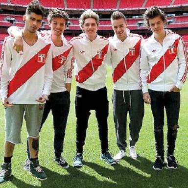 louis ♥ , zayn ♥ , liam ♥ , niall♥  ,harry ♥  ;mis idolos ♥