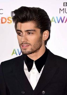 Ser você tá pensando que vou perder meu tempo com essa demi lovato e one direction vc tá simplesmente certo