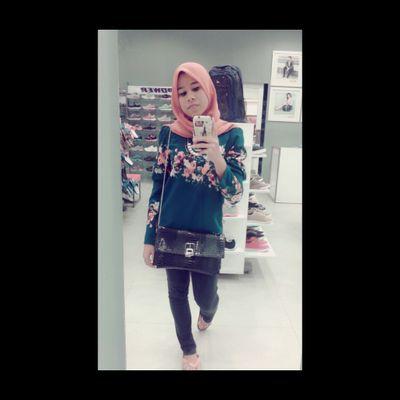 4mieza__'s profile picture. Instagram ; nuramieza_