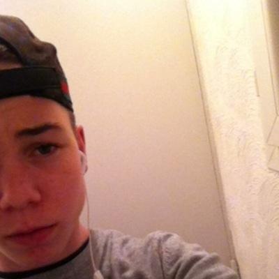 Lu_bstn06's profile picture. 