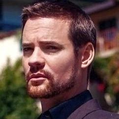 850 year old vampire, I made my fortune in the stock market. Now I get to sit back and enjoy it. And oh, how I enjoy it. *wicked grin* [AU/TB/SVM RP] 18+