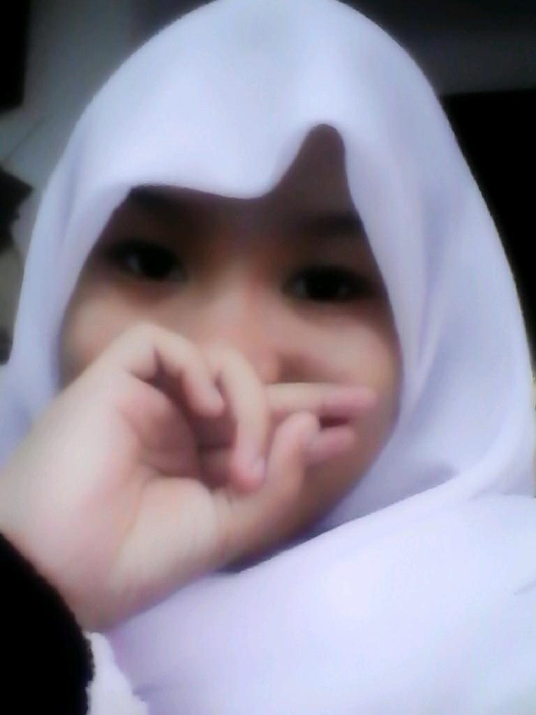 hi :) I'm arianator,directioner,lovatic,beliber,little black stars,katycat,and brad|AL AMANAH AL GONTORY ISLAMIC BOARDING SCHOOL~