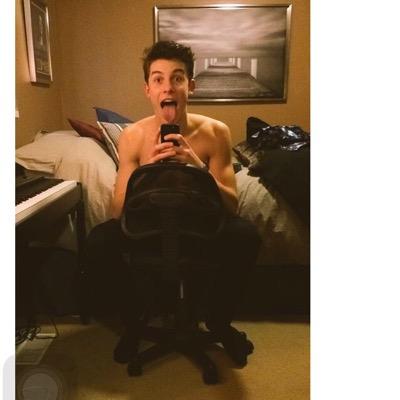 FANDOMS/FAMILYS IM IN : 5 idiots(onedirection),5sos,o2l,ahs & ex magcon/its complicated 

was:@blackmagconfan