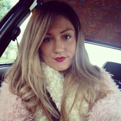 Abby_Clementine's profile picture. Dipsy blonde here! #dyslexia & #dyspraxia invade my brain and body - sorry in advance! LOVE #micropigs, #singing #modelling #forensics p.s. A bit mad ;)