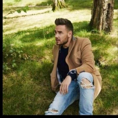 I Love One Direction 


Liam Is BAE!!
