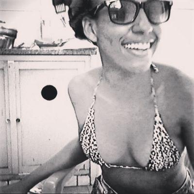 Um anjo do céu qq trouxe pra mim , é a mais bonita , a jóia perfeita ..qq é pra eu amar , qq é pra eu cuidar (8)' .. @thbarbosa ❤