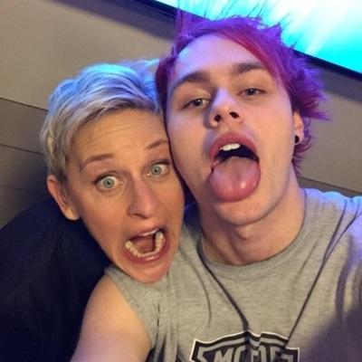 free follow from @smiling_mashton hopefully you reach your goal ♡
